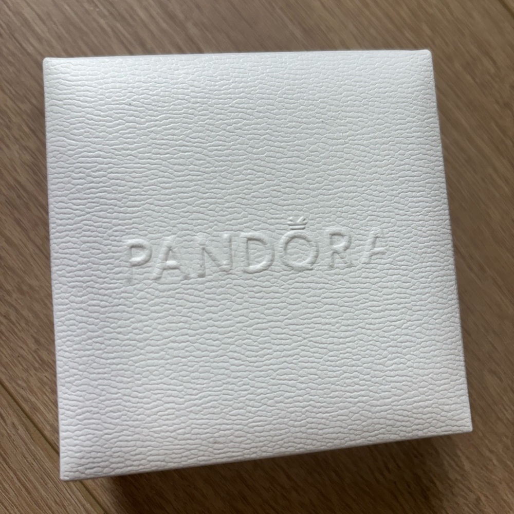 Pandora White Textured Box